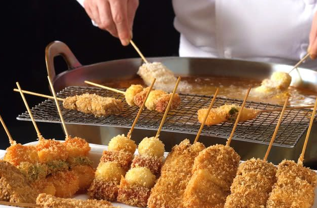 오사카 음식 쿠시아게와 쿠시카츠