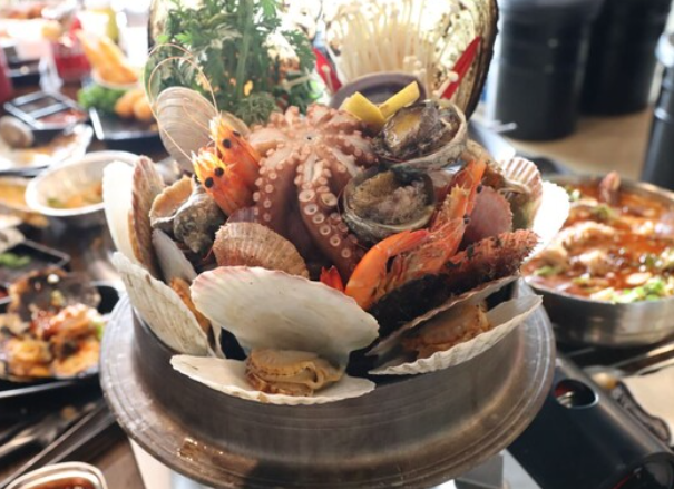 콘셉트 없이 유행만 따라 하는 식당