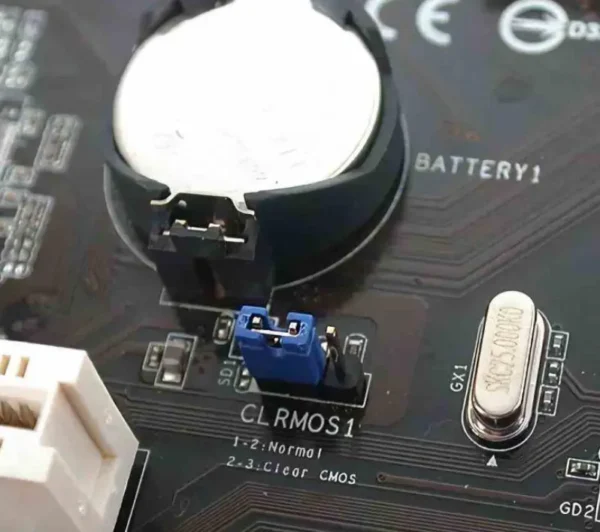 메인보드의 CR2032 배터리와 Clear CMOS 점퍼 위치